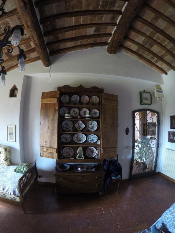 דירות קסטלנואובו ברארדנגה Casale Le Querce מראה חיצוני תמונה